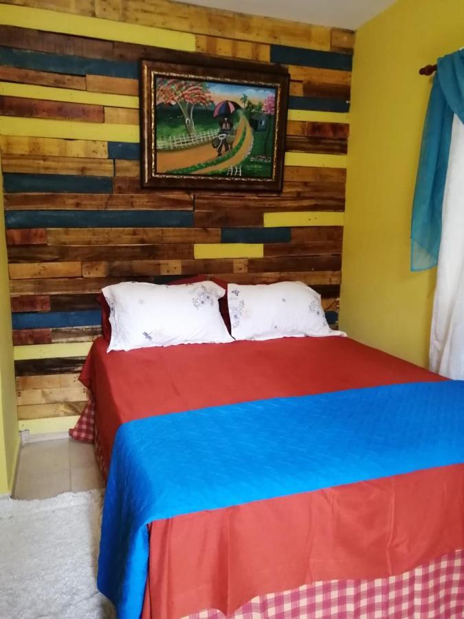 La Famosa Costillas A La Lena Jarabacoa Buitenkant foto