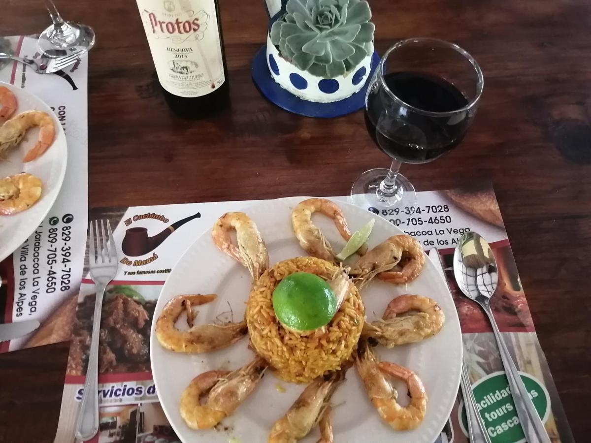 La Famosa Costillas A La Lena Jarabacoa Buitenkant foto